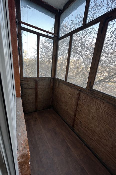 Продается 2 комн кв около Центрального рынка