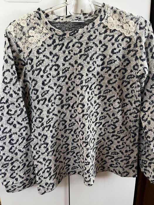 Продавам блузи