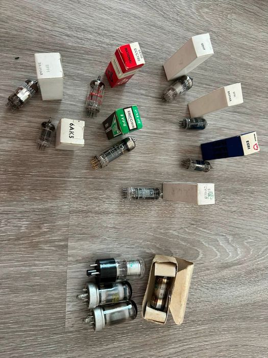 Lot tuburi/ lampi  electronice vechi