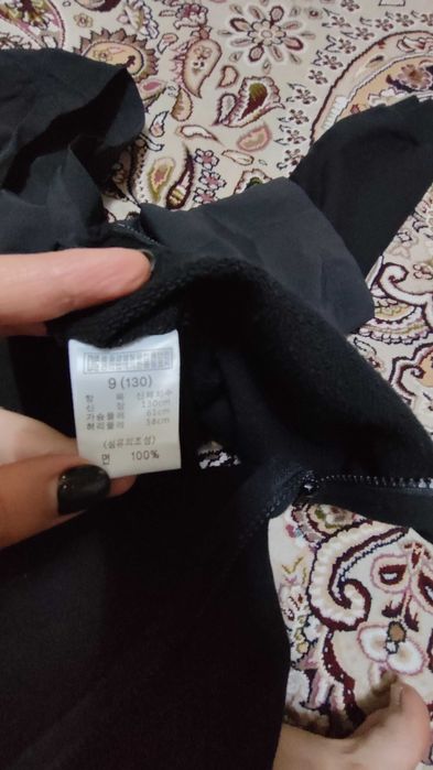 Продам удлиненную ветровку нм девочку