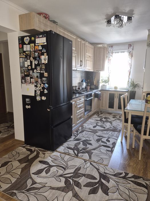 Vand apartament 3 camere