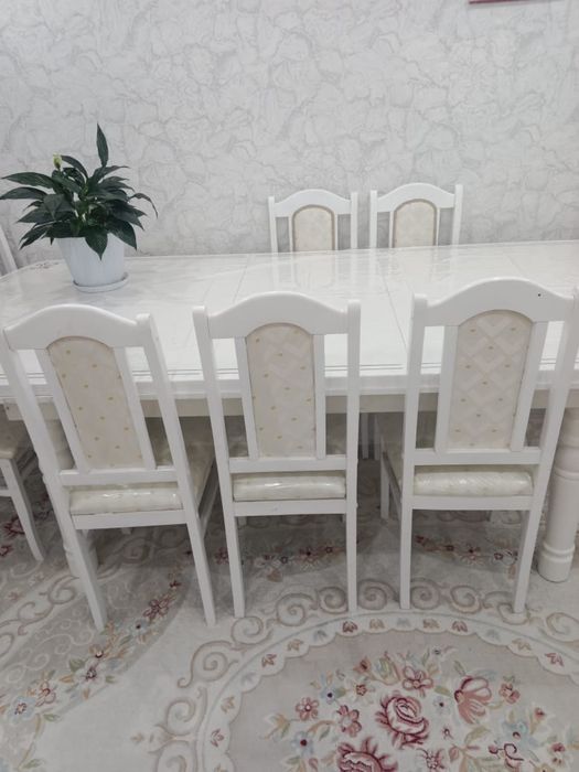 Стол для гостиный