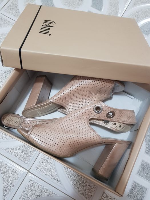 Сандали Gianni естествена кожа нови