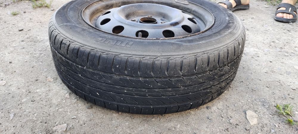 Продам комплек резины