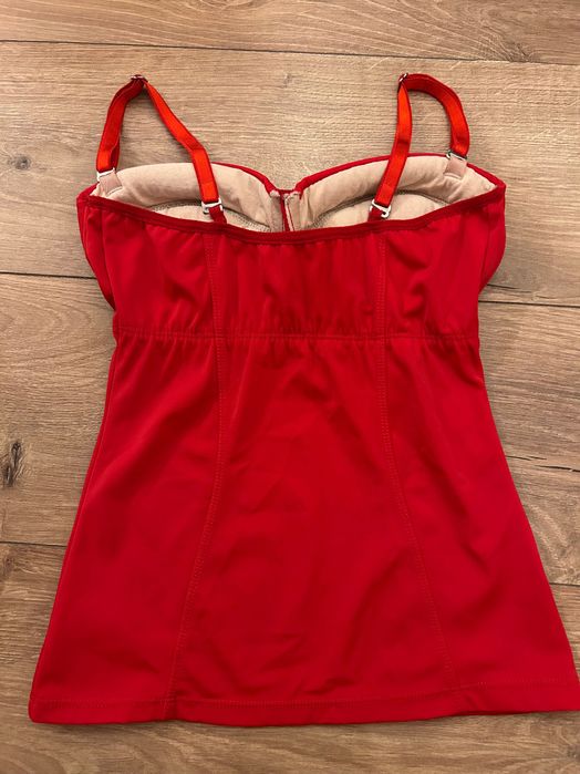 Бюстиета с твърда чашка XS в 3 цвята