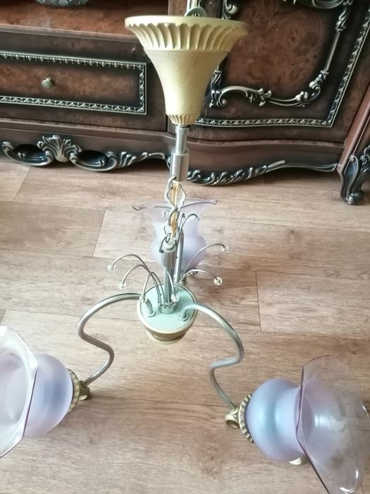 Люстры для зала и спальни