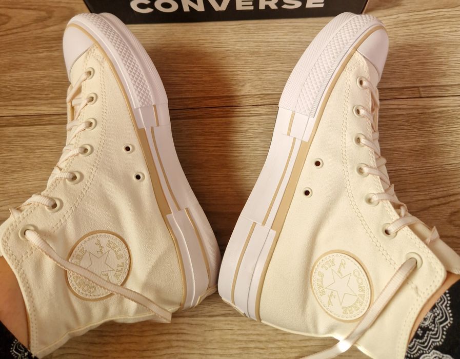 Converse 42 Crem