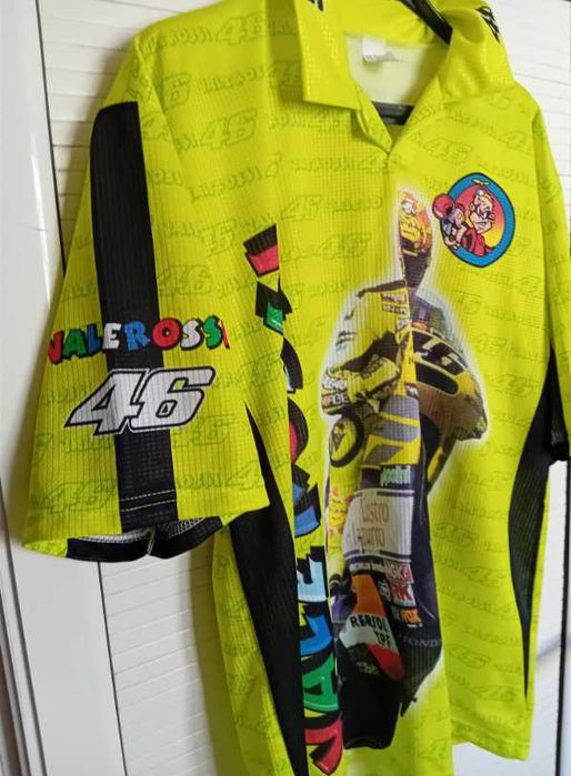 Уникална тениска на Валентино Роси