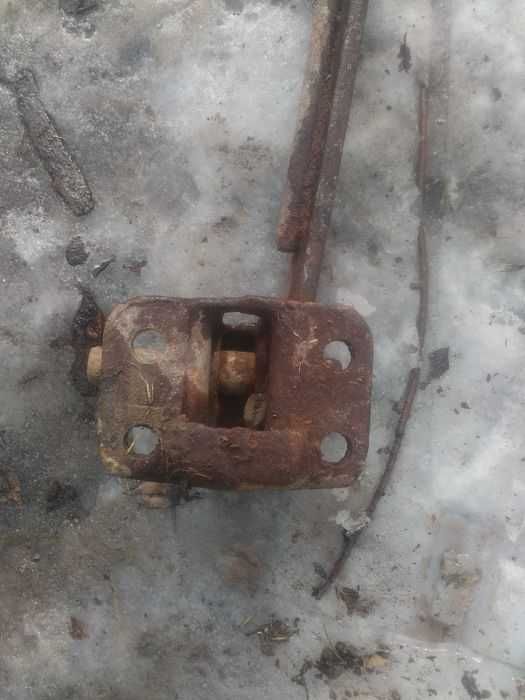 Запчасти на плуг.    .    .