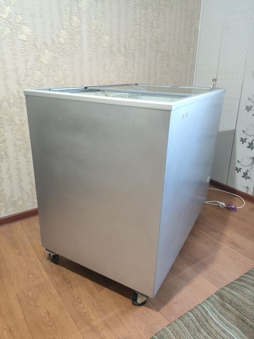 Витрыный морозильник