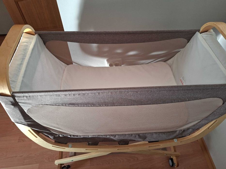 Продавам  бебешко легло тип люлка