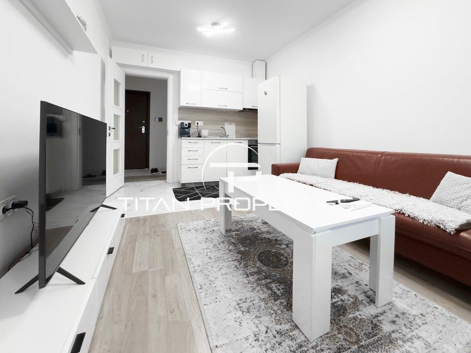 Дава се под наем Двустаен апартамент в Бургас, Славейков - 60 кв.м за 561 € - Снимка #2