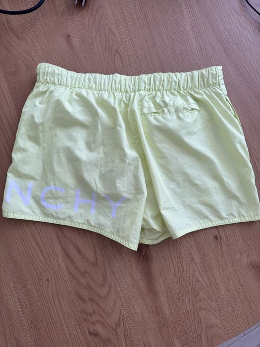 Sort de baie Givenchy