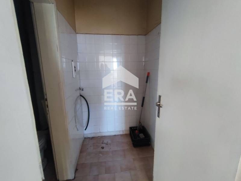 Продава се Двустаен апартамент в Хасково, Дружба 1 - 74 кв.м за 793 €/кв.м - Снимка #9