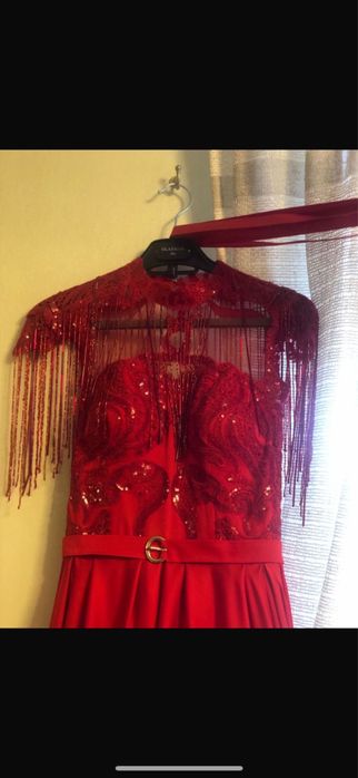 Платье красное вечернее