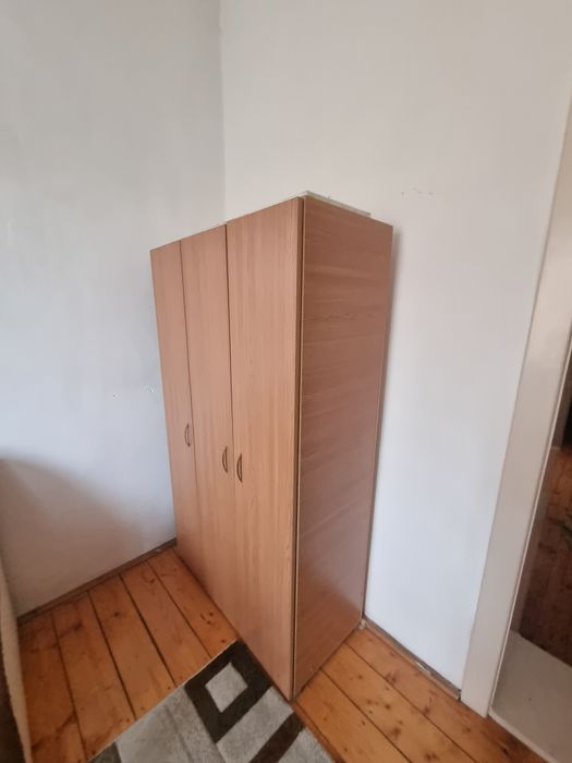 Vând  dulap mic pentru spatii mici