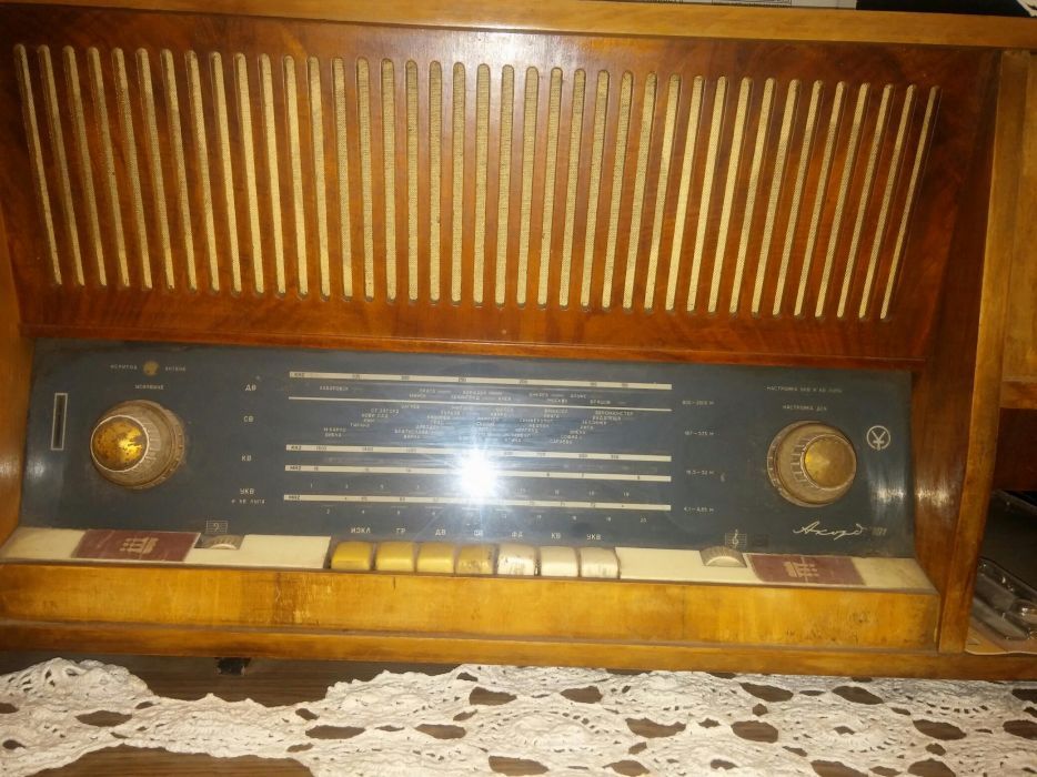 Антики, Радио - грамофон Акорд 101 , телевизори Мургаш и Фотон
