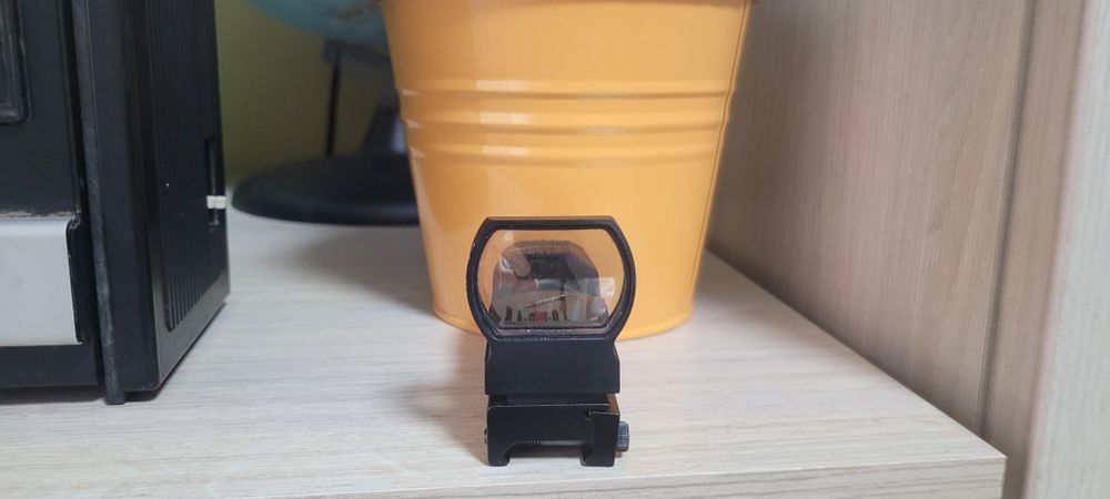 Red dot V4 за автомат. Перфектно състояние