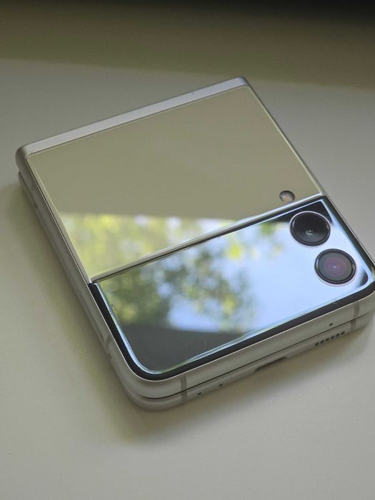Samaung Galaxy Z Flip 3
