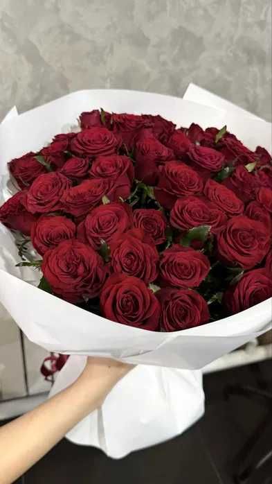 букет из  красных  роз 51 шт