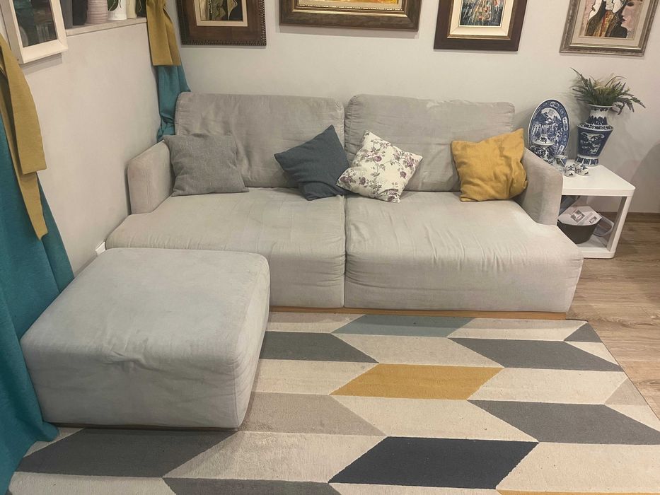 Диван триместен с табуретка