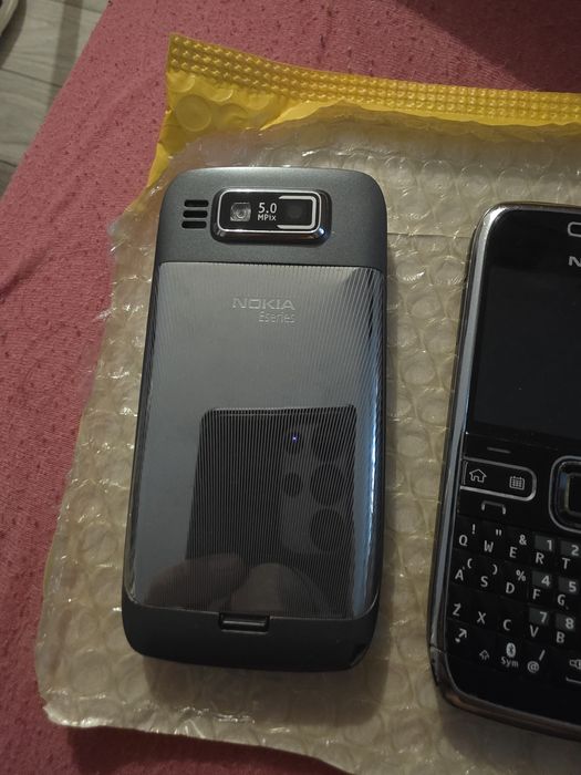 Nokia E72 silver in stare foarte buna! Necodat, Baterie buna, Gri maro
