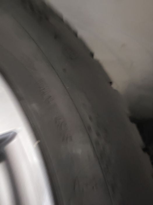 4 бр зимни 245/50/19 Continental RFT