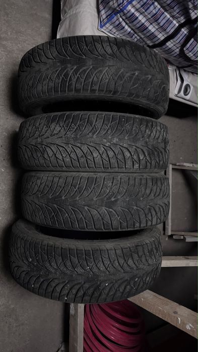 Продам шины всесезонные 225/60 R18