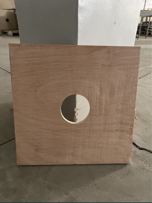 Ламинированная фанера 42х42см толшина 1,5см продам