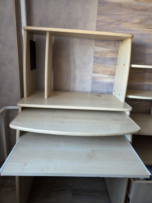 Отдам бесплатно стол