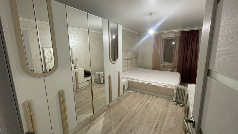 Продам спальный гарнитура.