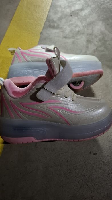 Patine cu rotile fetite