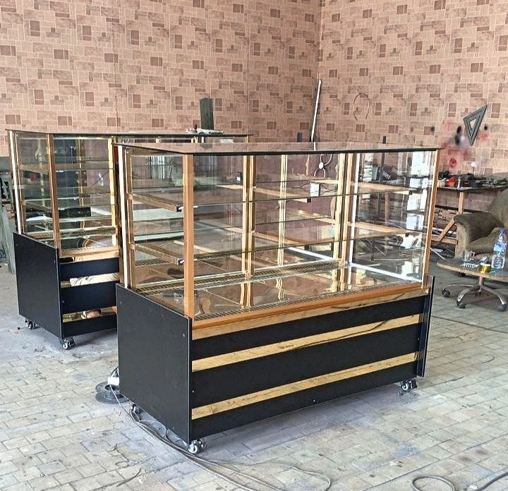 Витрина холодильник