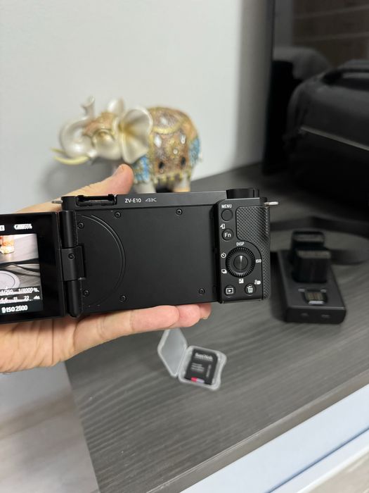 Sony ZV-E10 + Обектив Sony 16-50mm f/3.5-5.6