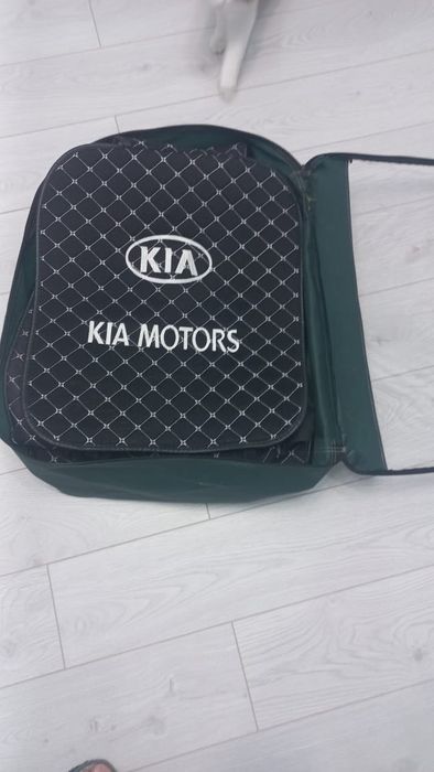 Чехлы на автомобиль