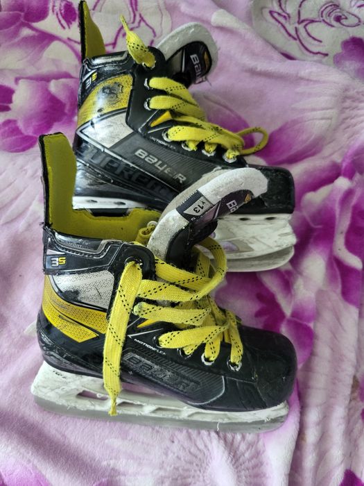 Продам хоккейные коньки