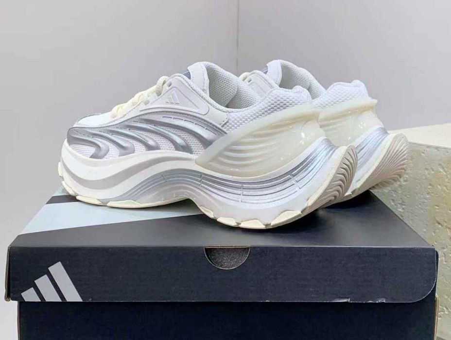 Нови дамски маратонки adidas XLG Metawave White Grey размер 39