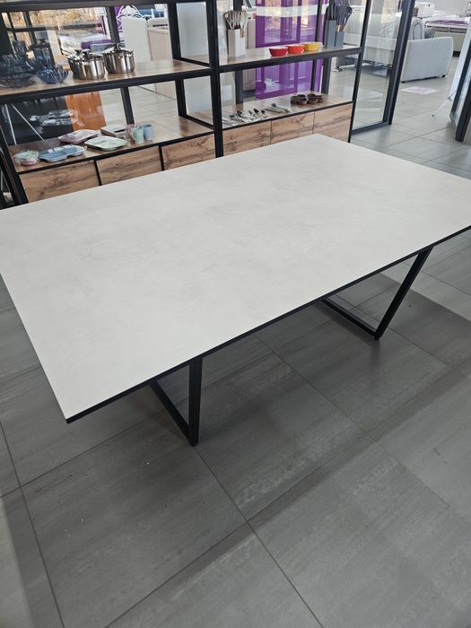 Продам стол офисный