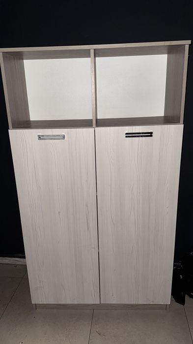 Офисная мебель, шкафы