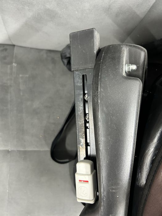 Автокресло Tomix изофикс