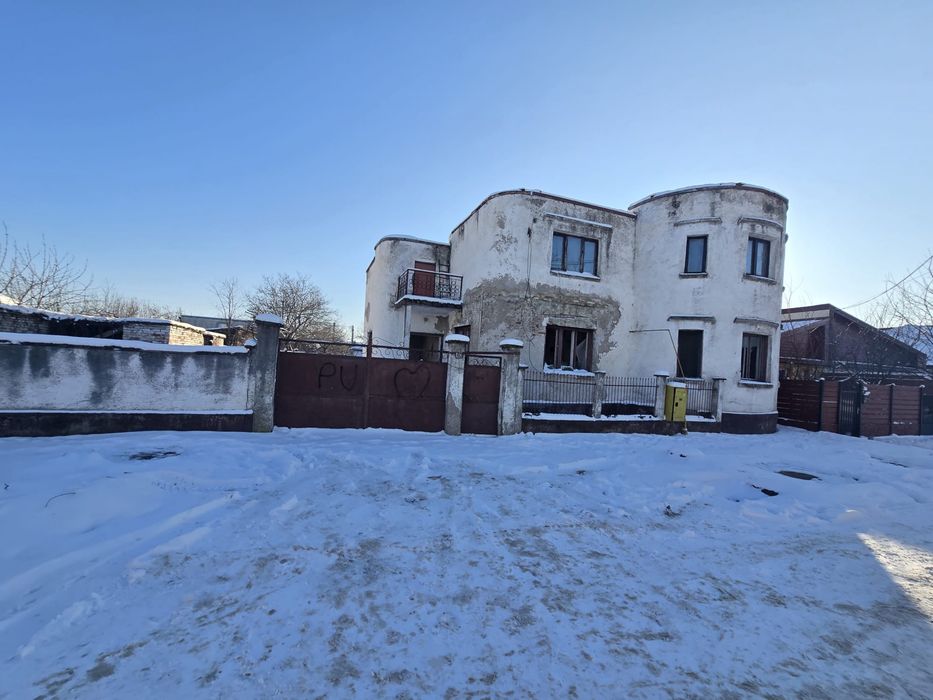 Casa cu mansarda in Bujac