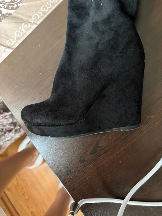 Велурени ботуши до коляното