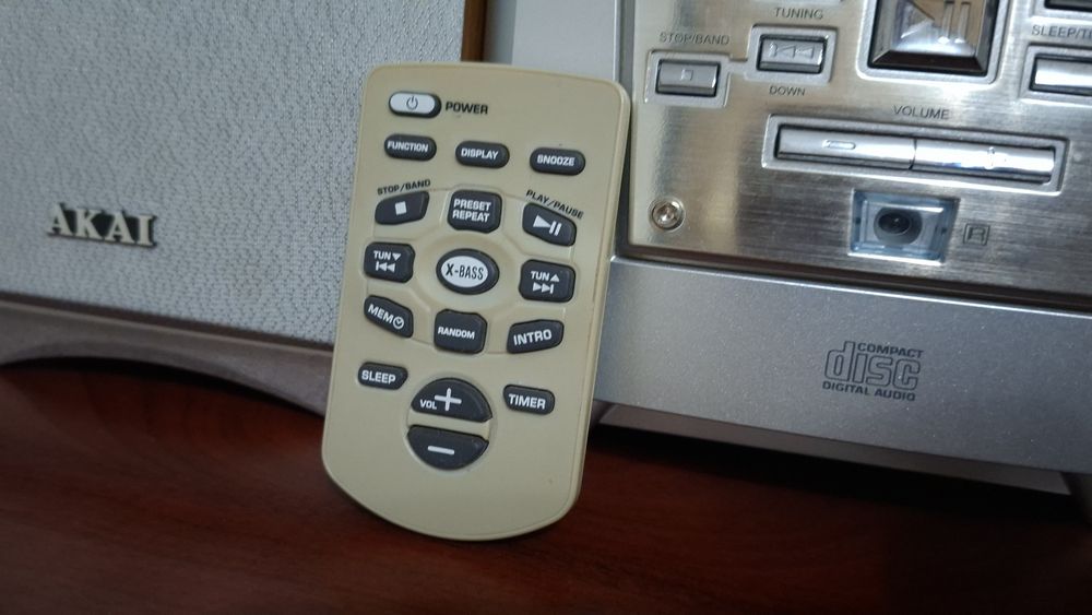 Combina muzicala Akai radio cd aux si telecomandă