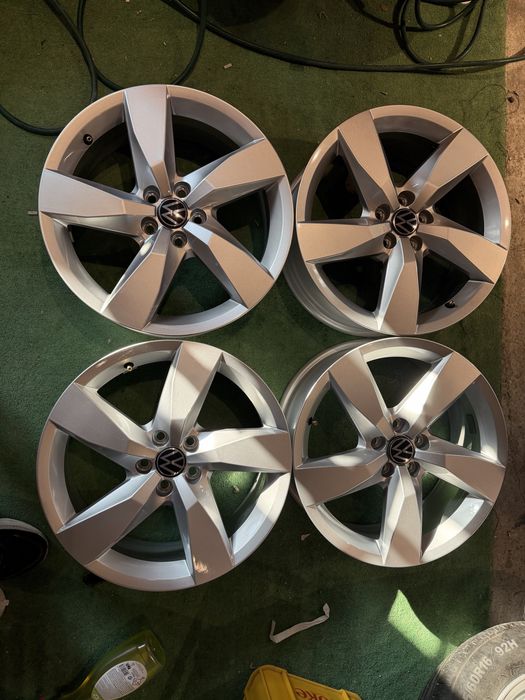 Jante Aliaj 17 5x100 Chesterfield Origianle Vw Taigo T-Cross Polo