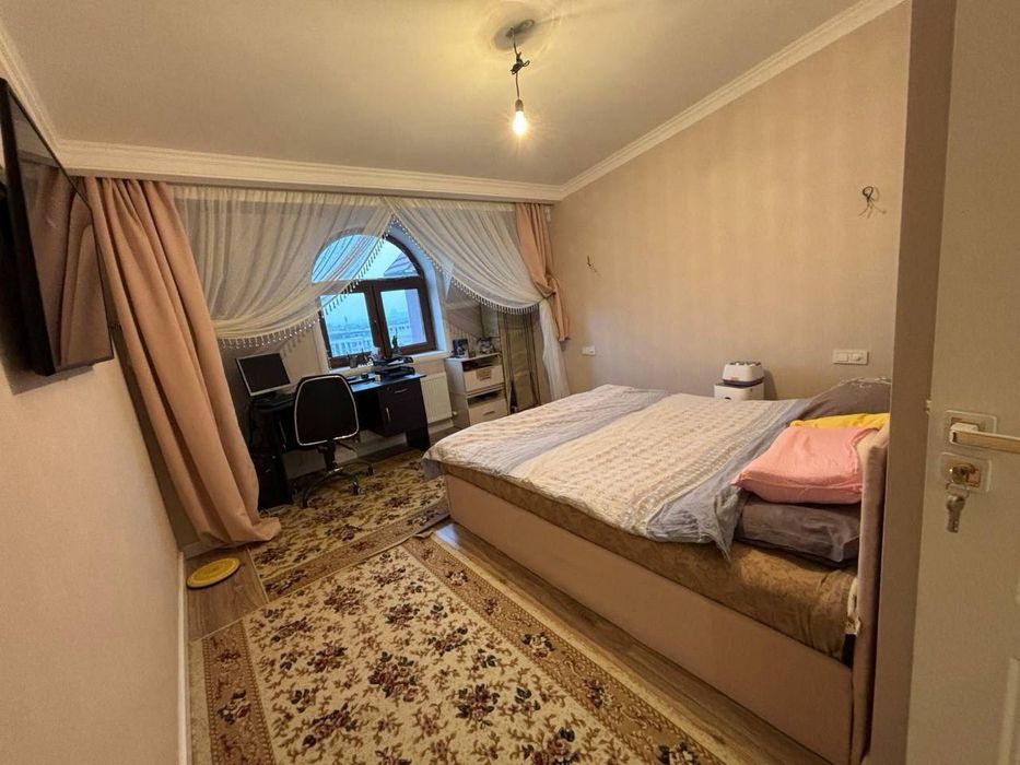 Продается 4-комнатный дюплекс, улица Паркентская, п-к Циолковского