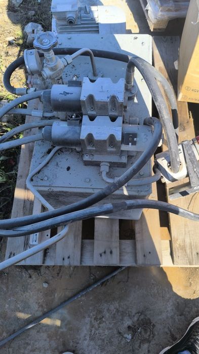 Хидравлична помпена станция (хидравличен агрегат).