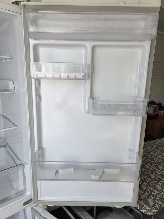 Продам холодильник