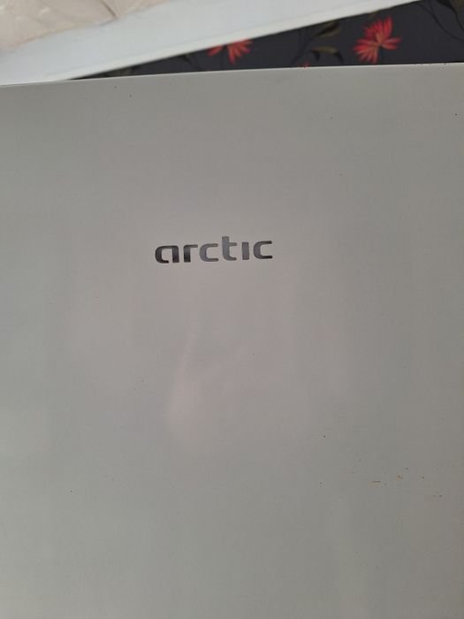 Vand frigider Artic