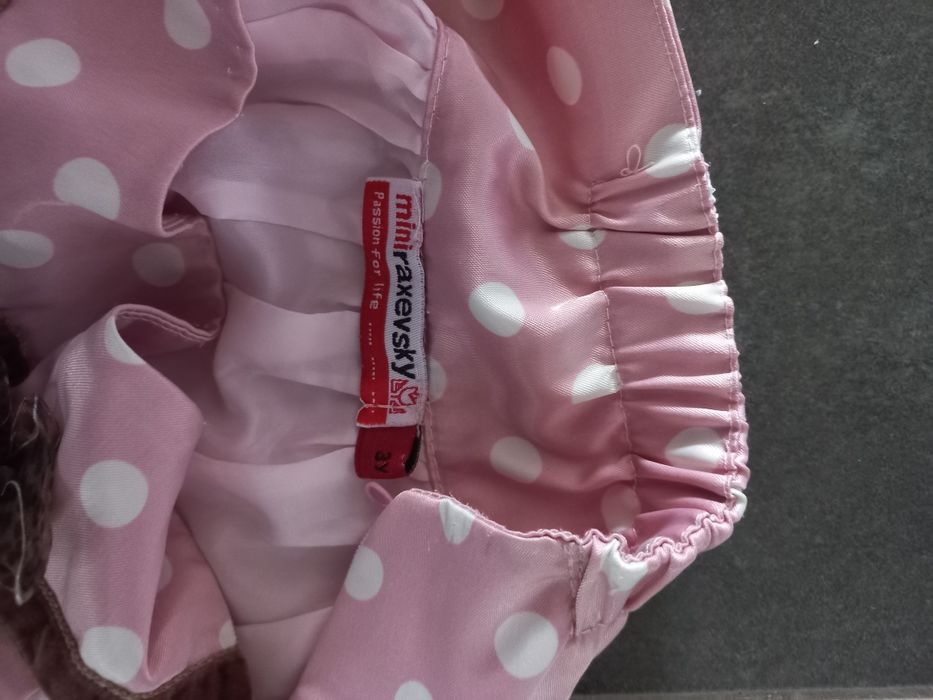 Кукленска поличка