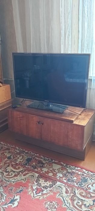 Тумбочка. Тумбочка под телевизор.